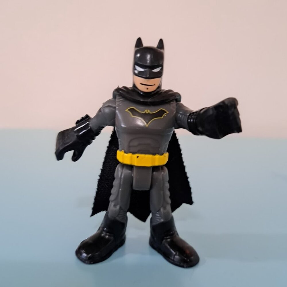 Imaginext DC Super Friends Batman figure